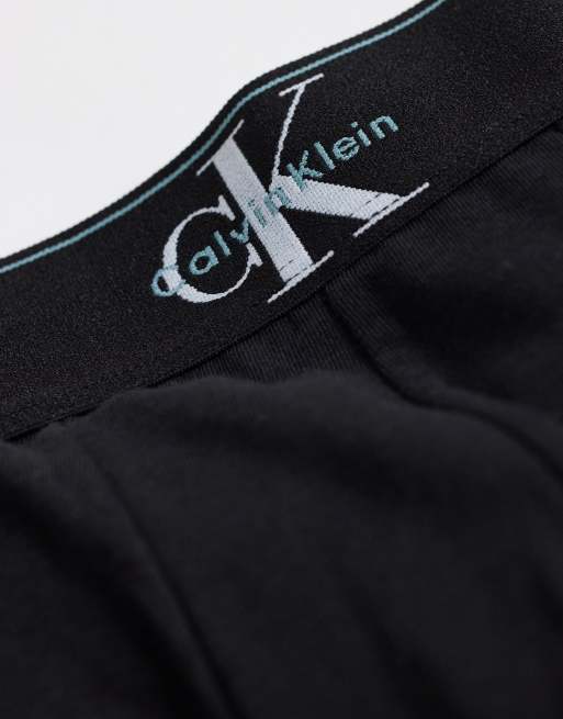 Calvin Klein Monogram bomull 3-pack trunks i svart/mönstrad/grå, 2 av 3
