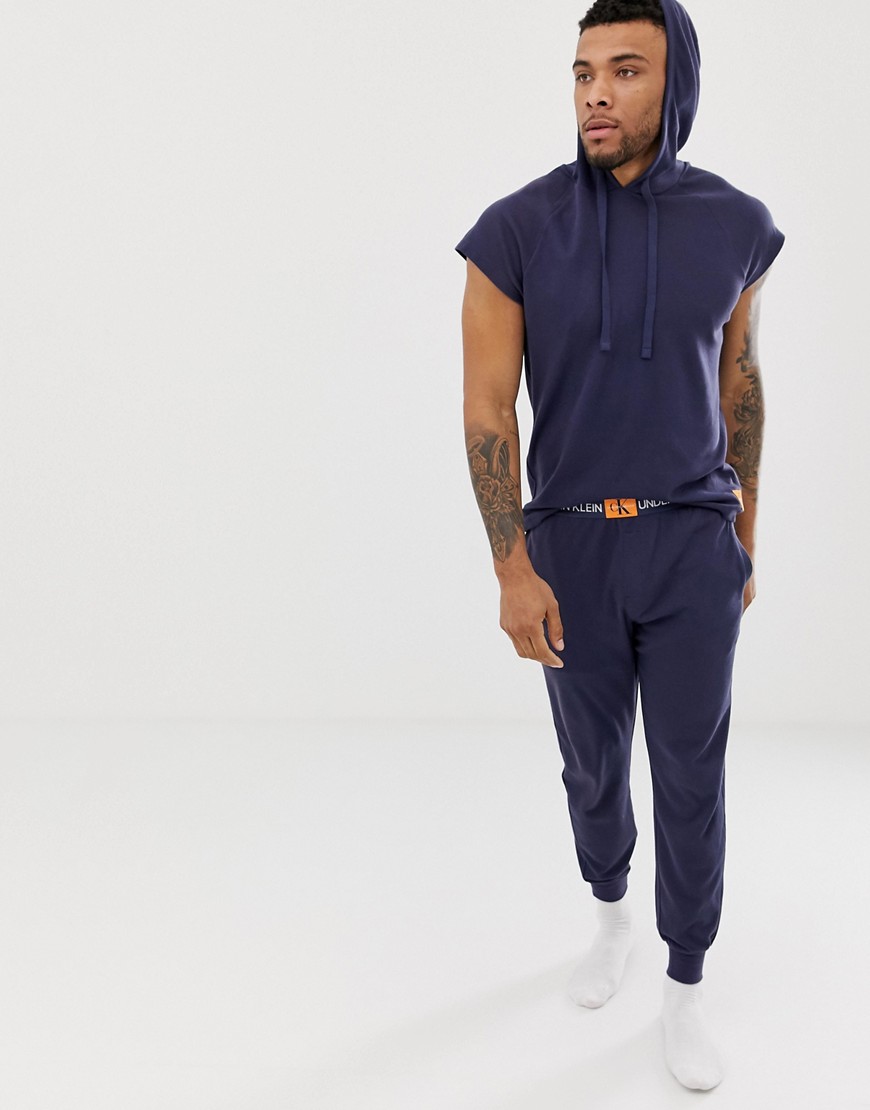 Calvin Klein – Monogram – Mörkblå mjukisbyxor i mesh med muddar-Marinblå