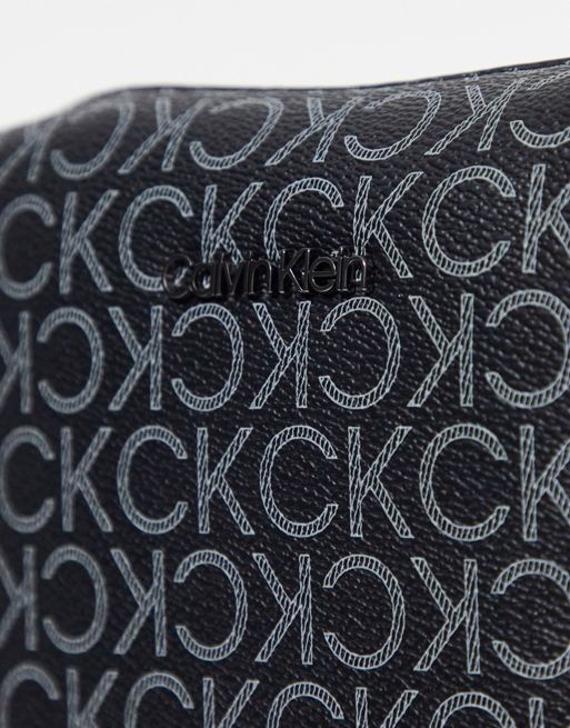 Calvin Klein Must Reporter Monogram Message Bag - Farfetch