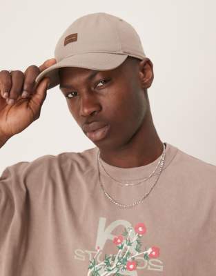 Calvin Klein Calvin Klein monologo patch cap in beige-Neutral