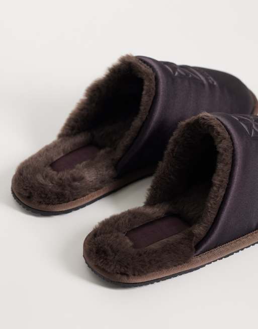 Calvin Klein mule en satin avec faux-fur et emblème marqué bordeaux, 5 de 5
