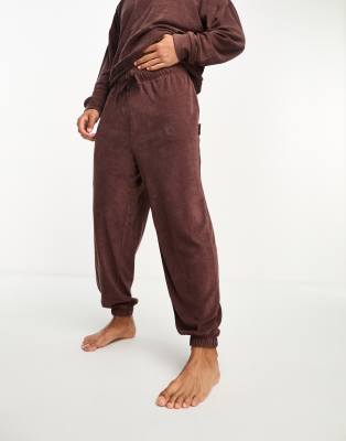 Calvin Klein cosy lounge towelling jogger in deep mahogany - ASOS Price Checker