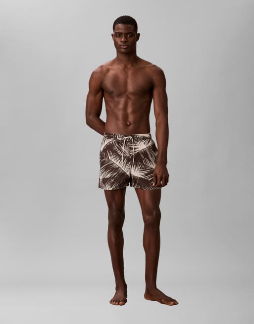Calvin Klein - Pantaloncini da bagno corti con stampa di palme, 2 di 4