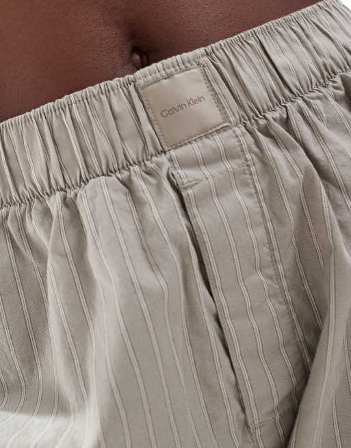 Calvin Klein - Pantaloncini stile boxer unisex in popeline di cotone slim kaki a righe, 4 di 5