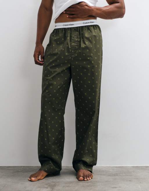 Calvin Klein pantalones de pijama de algodón con estampado integral de logotipos con rombos en oliva, 4 de 4