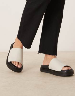 Calvin Klein - Pantoletten in Weiß