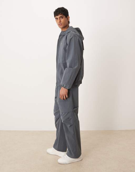 Calvin Klein Performance – Jogginghose aus Webstoff in Grau, Kombiteil, 3 von 5