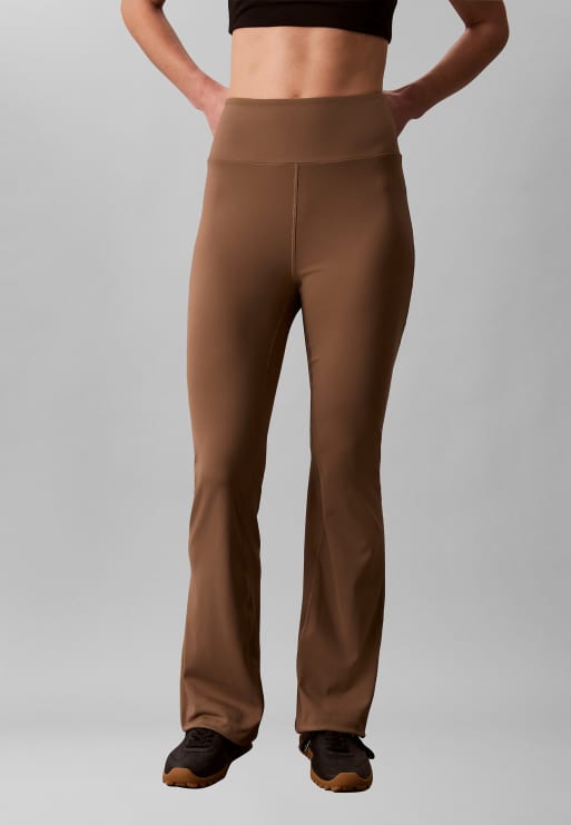 Calvin Klein Performance – Schnelltrocknende, ausgestellte Sport-Leggings in Shitake mit hohem Bund, 3 von 6