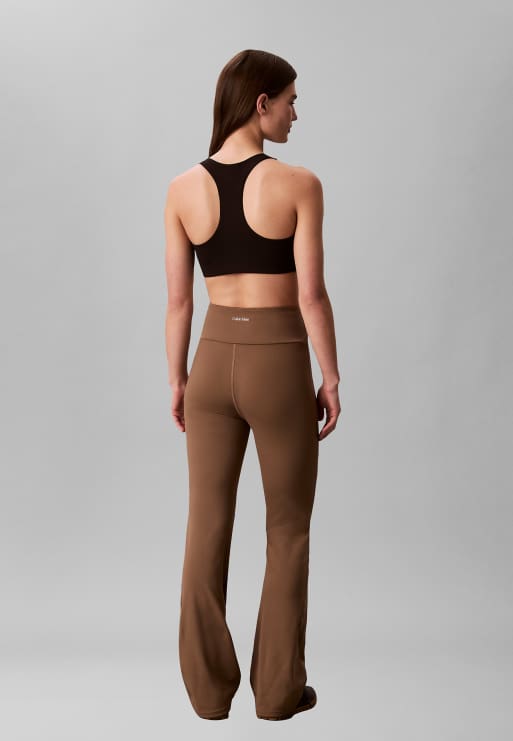 Calvin Klein Performance – Schnelltrocknende, ausgestellte Sport-Leggings in Shitake mit hohem Bund, 4 von 6