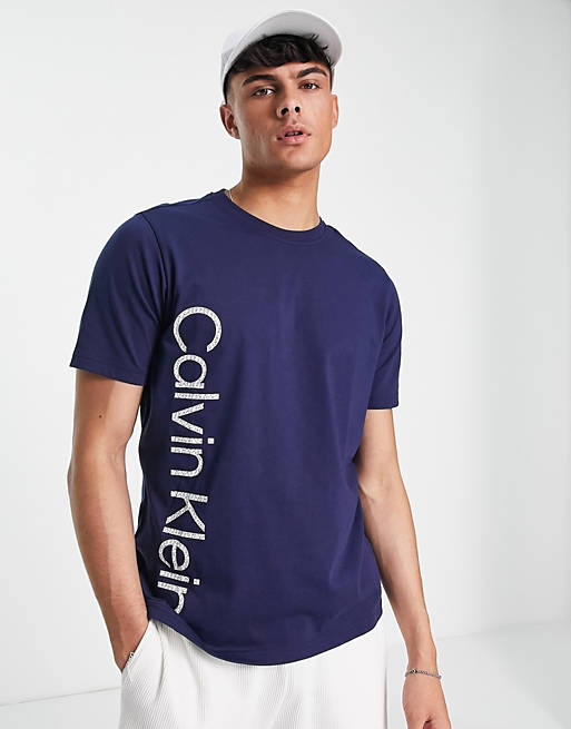 Calvin Klein Performance – Sport-T-Shirt in Marineblau mit vertikalem Logo  | ASOS