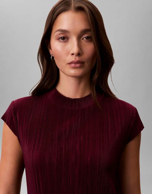 Calvin Klein – Plissiertes Midikleid in glasiertem Beerenrot, 4 von 6