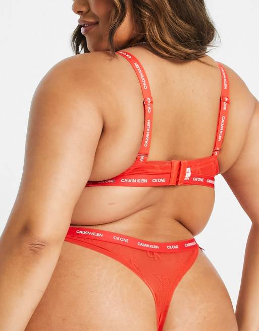 Calvin Klein Plus – CK One – Netzstoff-Tanga aus Nylonmix in Terrakotta mit Logo, 4 von 4