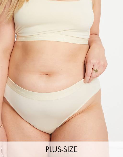 Calvin Klein Plus - Form To Body - Beige briefs med tonet logo i bikinistil
