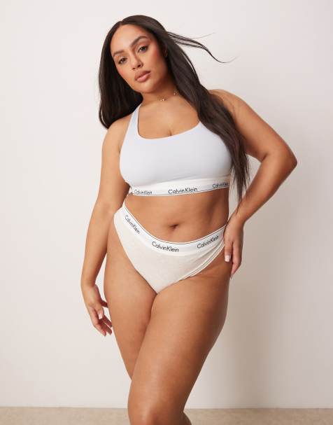 Calvin Klein Plus – Modern Cotton – Tanga in Hellbeige mit Logo-Zierstreifen - view 1