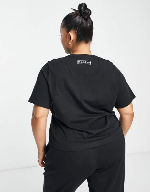 Calvin Klein Plus – Reimagined Heritage – Svart t-shirt - BLACK, 2 av 4