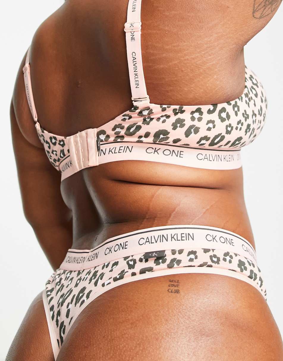 Calvin Klein Plus Size CK One Cotton thong in peach leopard print