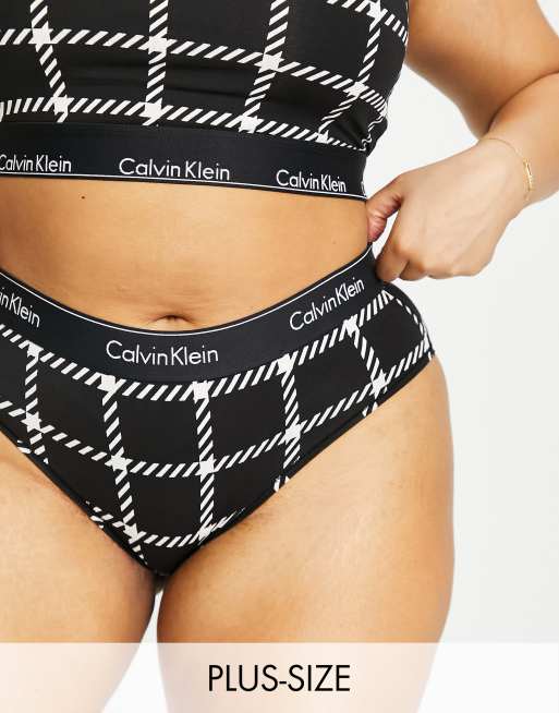 Calvin Klein - Plus Size - Moderne sorte ternede hipster-briefs i bomuld med ternet print og logo