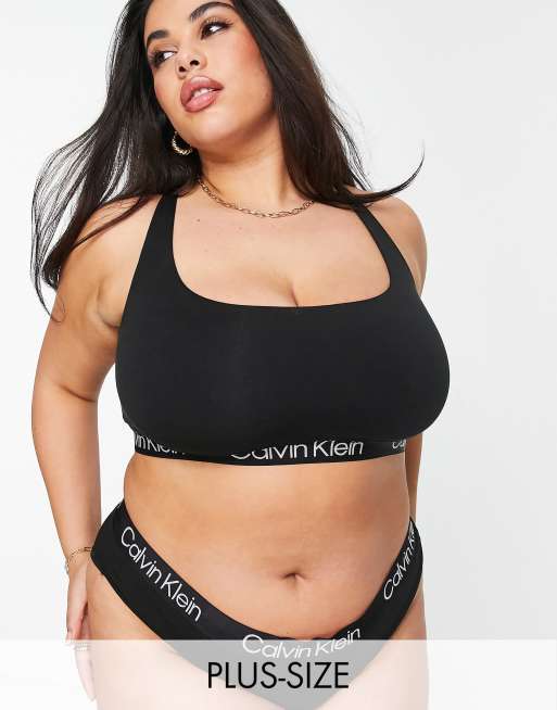 Calvin Klein – Plusstorlek – Svart ofodrad bralette i bomullspolyester med struktur – BLACK