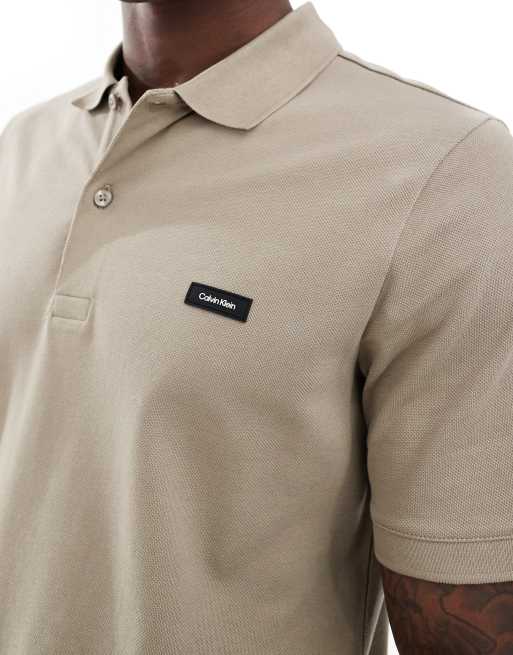 Calvin Klein Polo piqué elasticizzata beige ASOS
