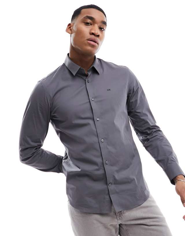 Calvin Klein - poplin stretch slim shirt in charcoal