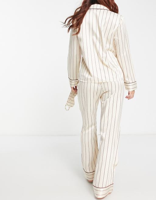 Calvin Klein - Premium cadeauset met pyjama en oogmasker van satijn in crème gestreept , 2 van 4