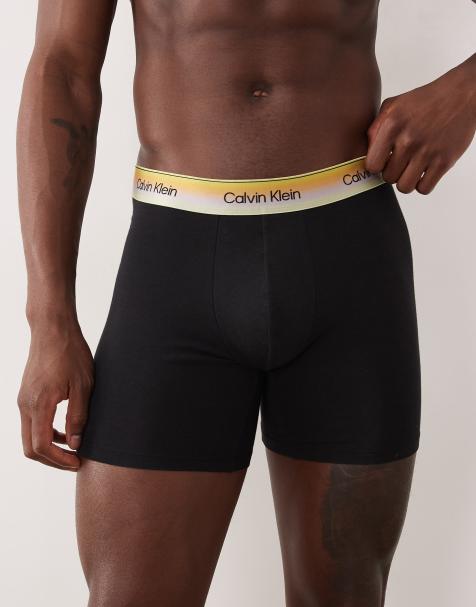 Calvin Klein – Pride – Svarta boxershorts i bomull med regnbågsfärgade midjeband - view 1