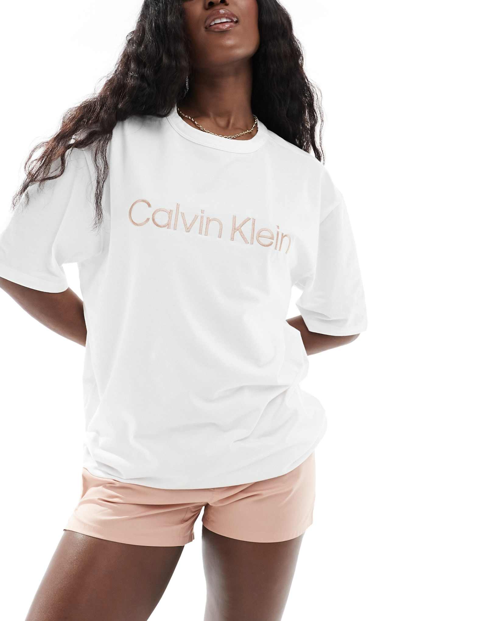 Футболка из чистого хлопка Calvin Klein и короткий комплект белого цвета