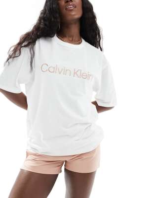 Calvin Klein - Pyjama in Weiß aus reiner Baumwolle mit T-Shirt und Shorts