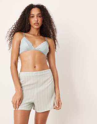 Calvin Klein - Pyjama-Shorts in gestreiftem Salbeigrün-Grau