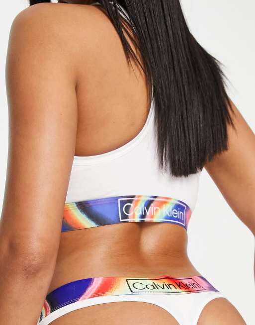 Calvin Klein – Reimagined Pride – Tanga aus Baumwollmix in Weiß - WHITE, 3 von 4