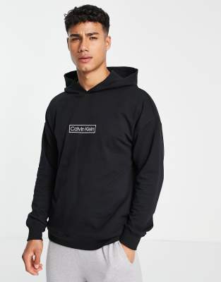 Calvin Klein - Reimagined Sort lounge-hættetrøje - Del af sæt