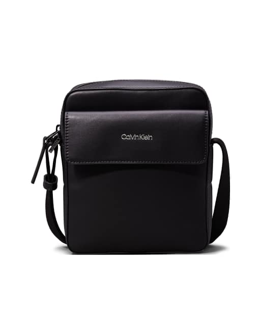 Calvin Klein – Reportertasche in Ck-Schwarz