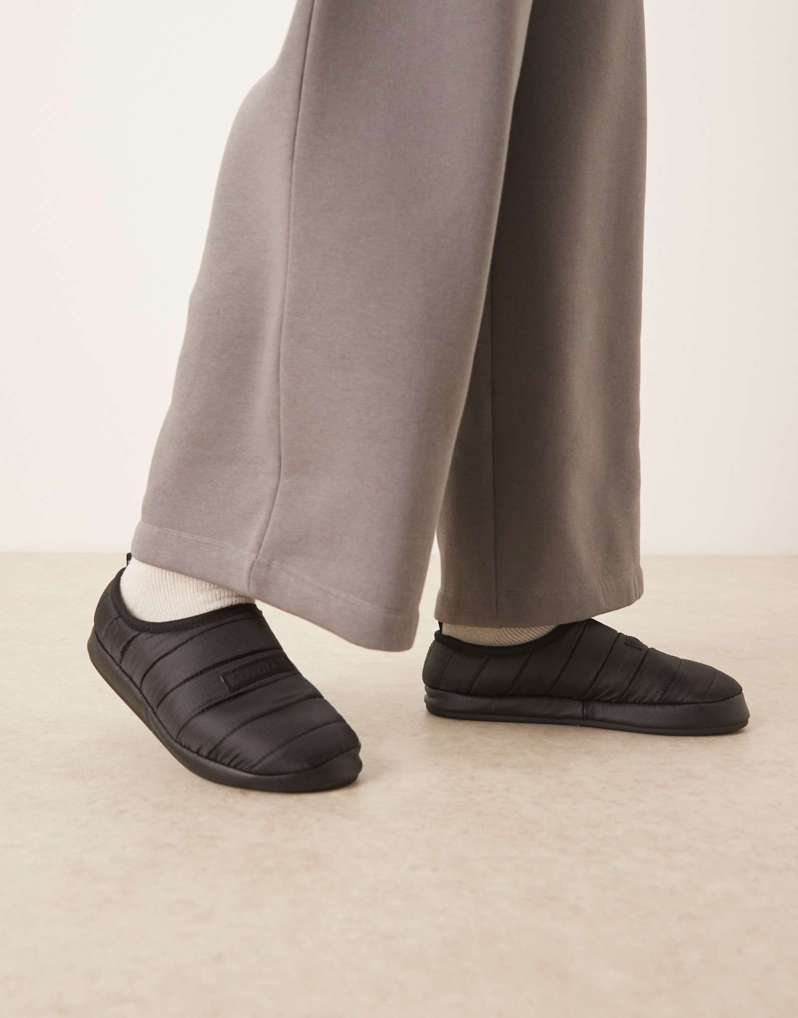 Черные шлепанцы-фугу Calvin Klein ripstop черного цвета