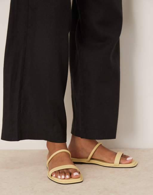 Calvin Klein - Sandali bassi giallo burro con doppia fascetta, 4 di 4