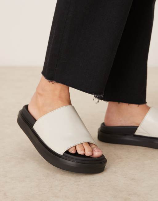 Calvin Klein - Sandali stile sliders bianchi, 4 di 4