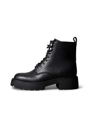 Calvin Klein - Schnürstiefel in Schwarz mit dicker Sohle