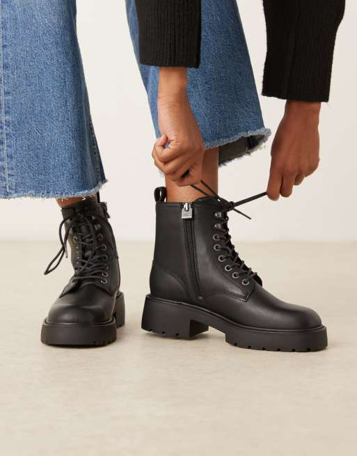 Calvin Klein – Schnürstiefel in Schwarz mit dicker Sohle, 2 von 4