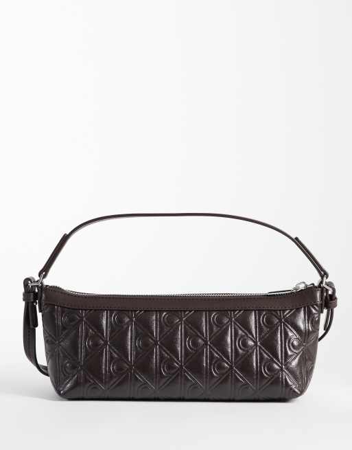 Calvin Klein schoudertas met logoprint en crossbodyband in chocoladebruin, 4 van 4