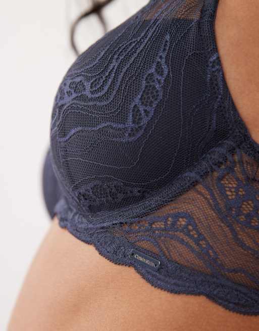 Calvin Klein – Sensual Stretch – Leicht gefütterter Triangel-BH aus Spitze in Marineblau, 2 von 4