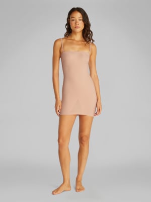 Calvin Klein – Shapewear – Beige, fast slipklänning med skulpterande effekt och stretch - view 1