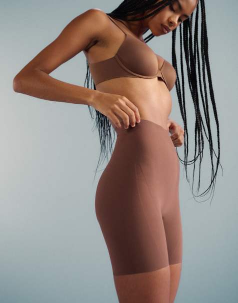 Calvin Klein Shapewear – Figurformende Shorts aus nicht verrutschendem Netzstoff in Braun, formende Unterwäsche - view 1