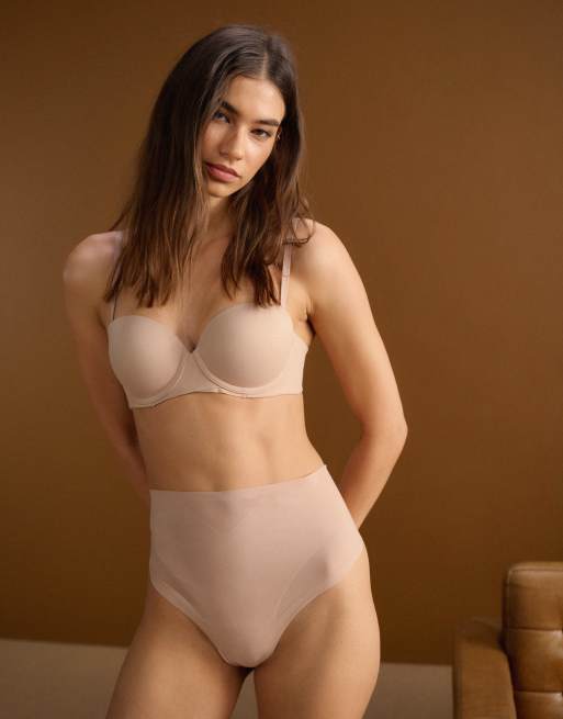 Calvin Klein Shapewear – Figurformender Tanga aus nicht verrutschendem Netzstoff in Beige, formende Unterwäsche, 2 von 4