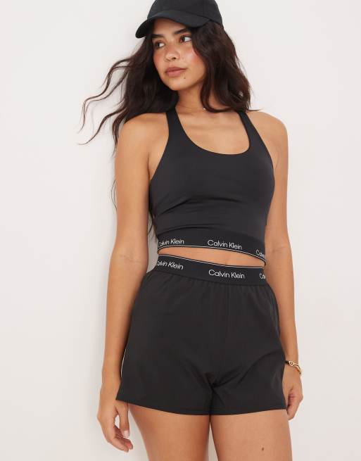 Calvin Klein Shorts aus Webstoff in Black Beauty ASOS