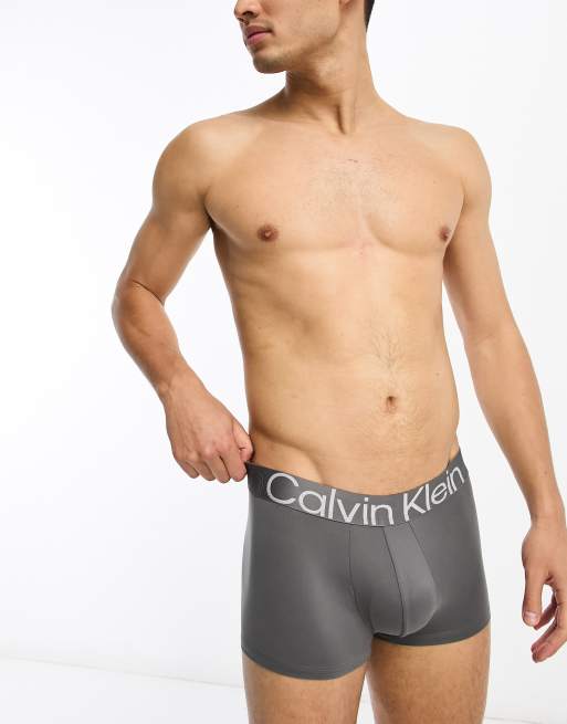 Calvin Klein – Silvergrå trunks med extra låg midja