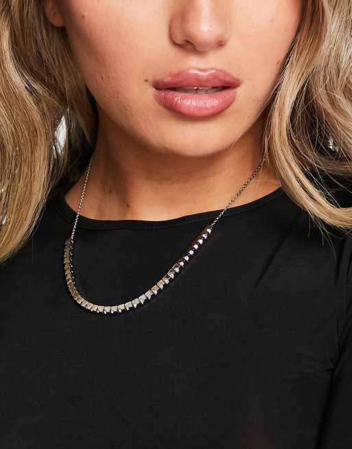 Calvin Klein - Sølvfarvet halskæde med swarovski-krystaller