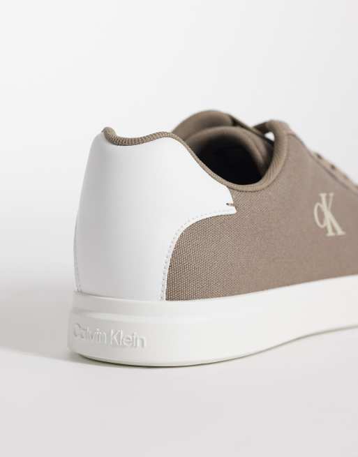 Calvin Klein – Sneaker in Taupe mit Gummisohle und niedrigem Profil, 2 von 5