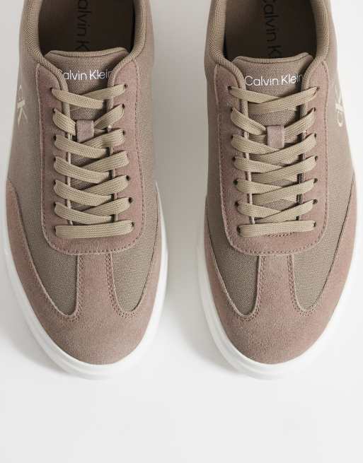 Calvin Klein – Sneaker in Taupe mit Gummisohle und niedrigem Profil, 3 von 5