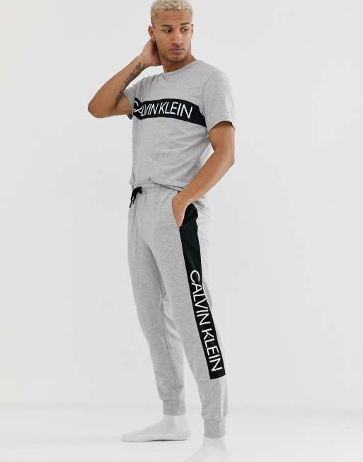 Calvin klein 1981 deals joggers