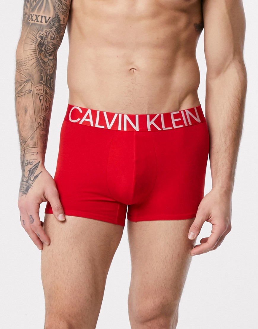 Calvin Klein – Statement 1981 – Trunks med påsydd logga-Röd