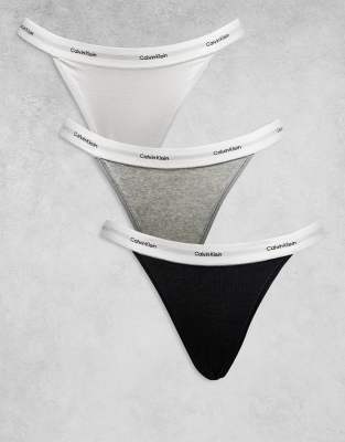 Calvin Klein - String-Bikinislips aus gerippter Baumwolle in Schwarz/Weiß/Grau, 3-er Pack-Bunt